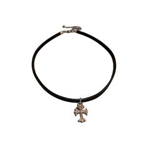 Dark style faux leather choker necklace featuring a silver metal cross pendant for women