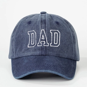 Casquette de baseball en denim délavé avec broderie DAD blanche et sangle réglable