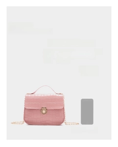 Pink crocodile pattern bag size specifications: 18.5cm length with adjustable gold chain