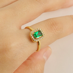 Elegant 18K gold-plated adjustable ring featuring a green emerald zircon stone