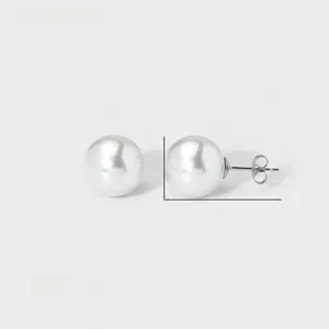 Détail des boucles d'oreilles boules dorées 18K avec dimensions et poids du produit