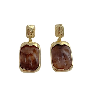 Minimalist resin square earrings with gold hammer texture and vintage amber style