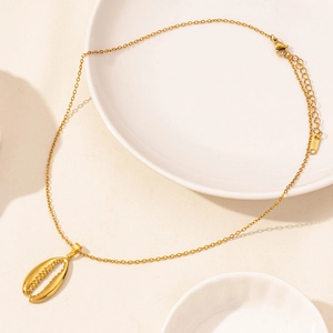 Detail of gold starfish shell pendant with stainless steel chain and lobster clasp