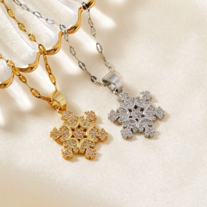 Luxueux Collier Pendentif Flocon de Neige en Cuivre et Strass pour Femmes Bijoux de Mode d'Hiver Élégants