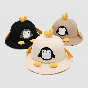 Cappello da sole in cotone per bambini con pinguino e cuore in tre diversi colori