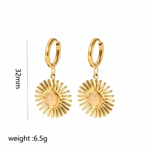 Retro 18k gold plated sunburst earrings with pink natural stone and size detail