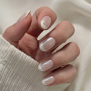 Pearlescent French Tip Press On Nails Simple Short Round Glossy Artificial Fake Nails For Women Nude Pink White