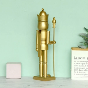 Casse-noisette roi doré de 38cm pour une décoration de Noël européenne créative et chic