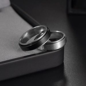 6mm stainless steel spinner ring set with brushed matte finish in black and silver colors
