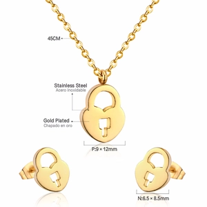 Golden heart jewelry set detail with dimensions for 45cm necklace and earrings