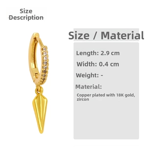 Detail of 18K gold-plated star drop earrings with dimensions of 2.9cm by 0.4cm