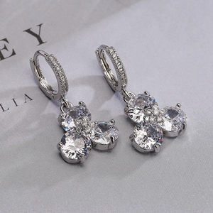 Orecchini pendenti a fiore in zircone argento con cristalli rotondi scintillanti