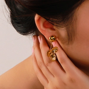 Elegant 3D Flower Stud Earrings Stainless Steel 18K Gold Plated Ins Style Modern Chic Petal Jewelry For Women