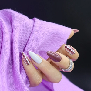 Almond Shape Press On Nails Checkered Plaid Pattern Glossy Full Cover False Finger Nails For Women With Glue