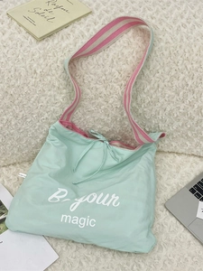 Sac fourre-tout en toile rayée vert menthe avec imprimé et bretelles rayées roses