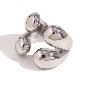 Bague ouverte en acier inoxydable argenté poli au design fluide abstrait unique