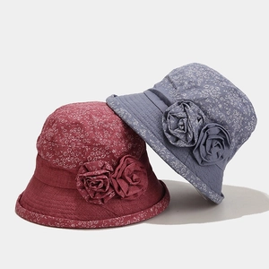 Floral cotton sun hat for elderly women with rose decoration and wide brim design