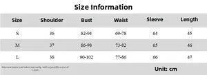 Größentabelle für das gestreifte Langarm-Crop-Top mit detaillierten Maßen in Zentimetern
