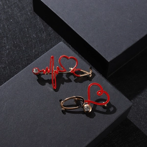 Stethoscope ECG Heart Brooches Alloy Enamel Medical Badge With Rhinestone For Nurses Doctors Creative Jewelry Gift
