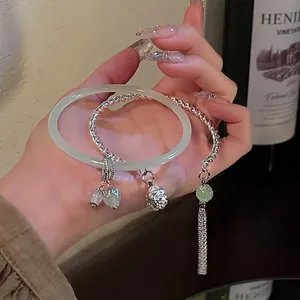 Elegant New Chinese style pearl bracelet and green bangle set for women in a vintage design