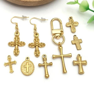 Collection de pendentifs croix en acier inoxydable doré pour création de bijoux DIY