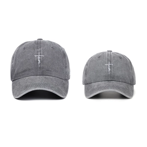 Lot de deux casquettes de baseball en coton gris délavé avec broderie Faith blanche
