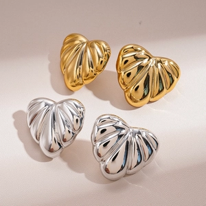 Minimalist heart earrings with shell texture in gold and silver finish for women