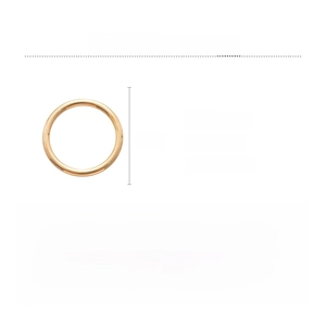 Détail du bracelet en acrylique poli avec diamètre de 8cm et poids de 12g indiqués