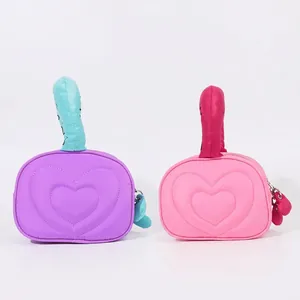 Trousses de toilette matelassées à motif cœur en couleurs contrastées violet et rose