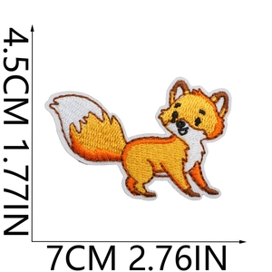 Detailed view of fox embroidery patch with precise dimensions 7cm x 4.5cm shown on white background