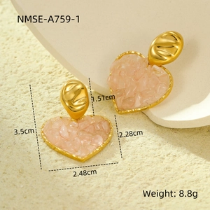 Detailed size specifications for gold heart earrings with pink stone inlay dimensions