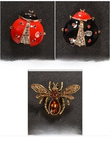 Detailed size and weight specs for enamel bee and ladybug insect brooch pins