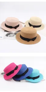 Variété de chapeaux de paille à sommet plat avec rubans noirs en six couleurs vives