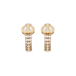 18k gold plated pig nose C-shaped earrings with pearls and crystal inlays on white back