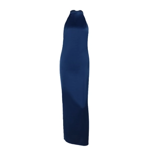 Robe longue élégante en satin bleu marine à dos nu avec décolleté licou pour femme