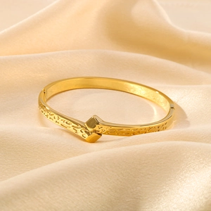Geometric Rock Texture Hammered Bangle Bracelet For Women 18K Gold Plated Stainless Steel Square Lock INS Style Jewelry