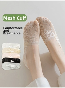 Detail of five-color lace mesh boat socks with breathable jacquard and wavy edges