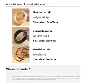 Detaillierte Maße der geometrischen Acryl-Armreifen mit facettierten Designs