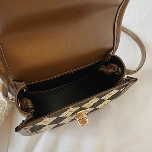 Mini Vintage Umhängetasche aus braunem Leder und Karostoff mit Blick in das Innere
