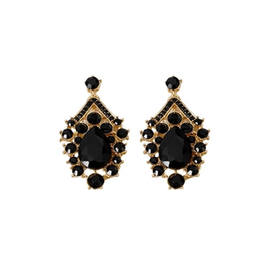 Luxurious gold V-shape drop earrings with black faceted gemstones for a vintage court style