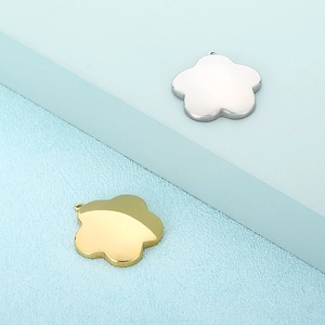 Polished stainless steel flower pendants in gold and silver finishes for DIY jewelry making