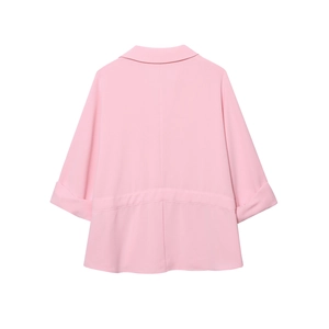 Blazer rose à manches courtes avec col à revers et revers de manche vu de dos