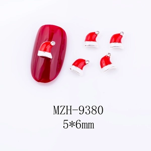 Detail der 5x6mm Weihnachtsmützen-Nagelanhänger mit rotem Öltropfen und Glitzerstein