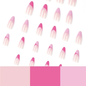 Faux ongles French rose et violet de forme amande présentés sur fond blanc