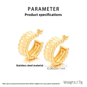Detailed view of 18K gold-plated C-shape grooved hoop earrings with dimensions 26x23x11mm
