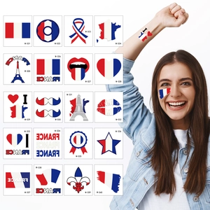 Set mit 20 Frankreich Flagge temporären Tattoos für Sportfans mit Eiffelturm-Designs