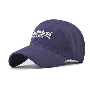 Dettaglio cappellino da baseball in cotone blu scuro con ricamo bianco 1993 Dartmouth