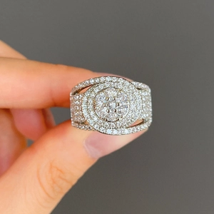 Bague hip hop luxueuse plaquée argent blanc avec sertissage complet de pierres zircone