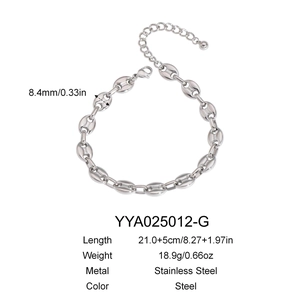 Detail view of coffee bean link chain with dimensions 8.4mm width and 21cm length