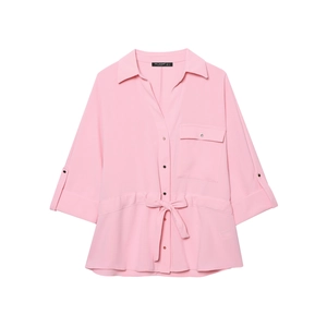 Chemise rose ample à manches courtes réglables et col à revers pour un look décontracté